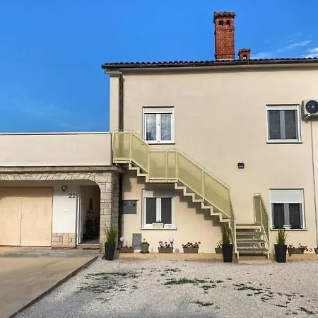 Jozephine 2 By Guide Apartment Pula