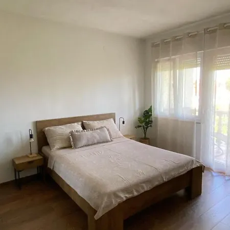 Apartment Jozephine 2 By Guide Pula