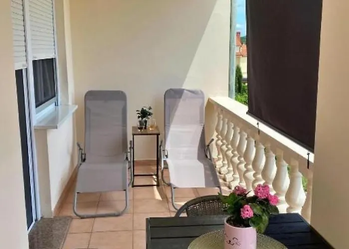 Apartman Jozephine 2 By Guide